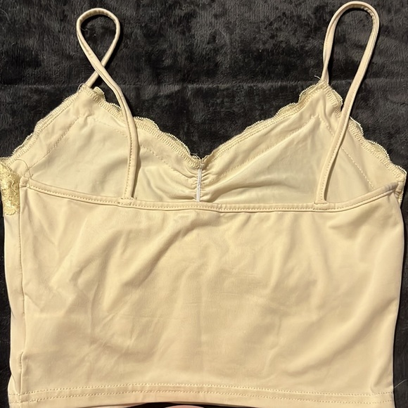 light yellow lacy tank top. size small - Picture 2 of 3